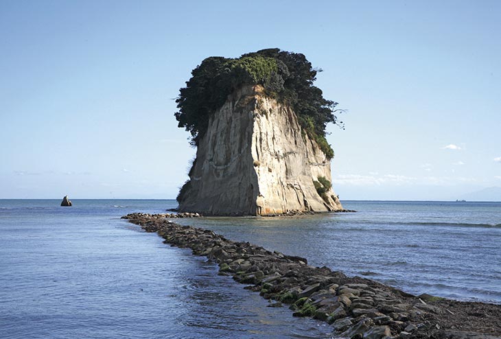 見附島